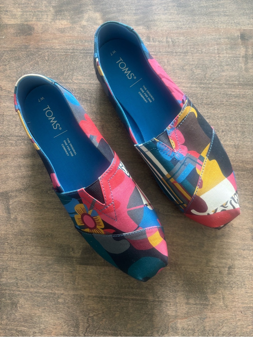 NWOT TOMS Women’s Alpargata Slip On in Multi Curation Liberty Print / Size 7